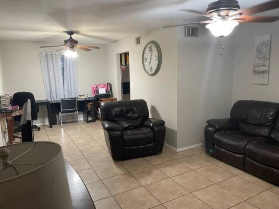 Great Getaway 2 Story Home! Harlingen Tx Eksteriør bilde